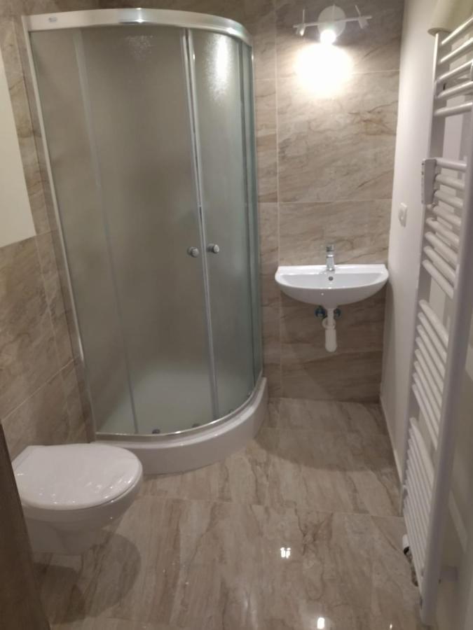 Brand New Two Room Apartment #26 With Free Secure Parking Close To Center プラハ エクステリア 写真